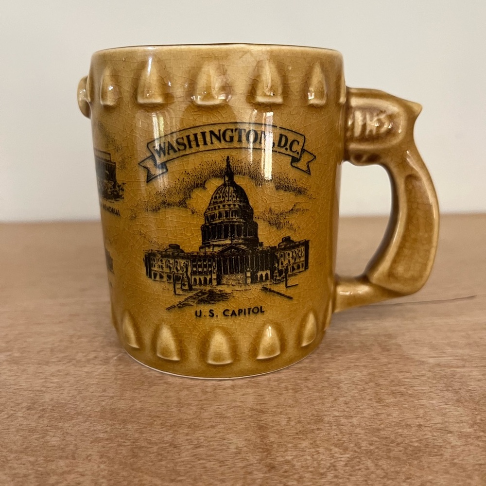 Vintage Washington D.C. War Memorials and Monuments Pistol Grip Handle Cup/Mug
